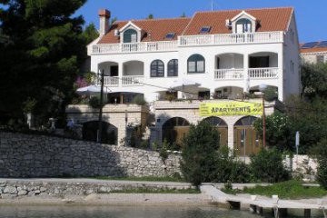 Villa Rajić, Slano